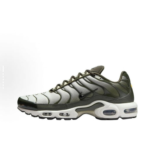 NIKE OLIVE WHITE AIRMAXPLUS